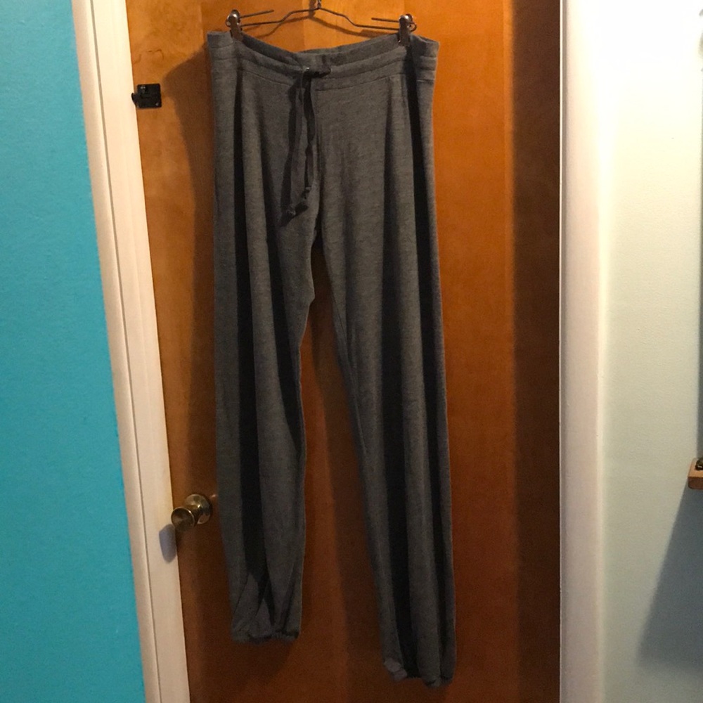 Dylan gray Sweats. M